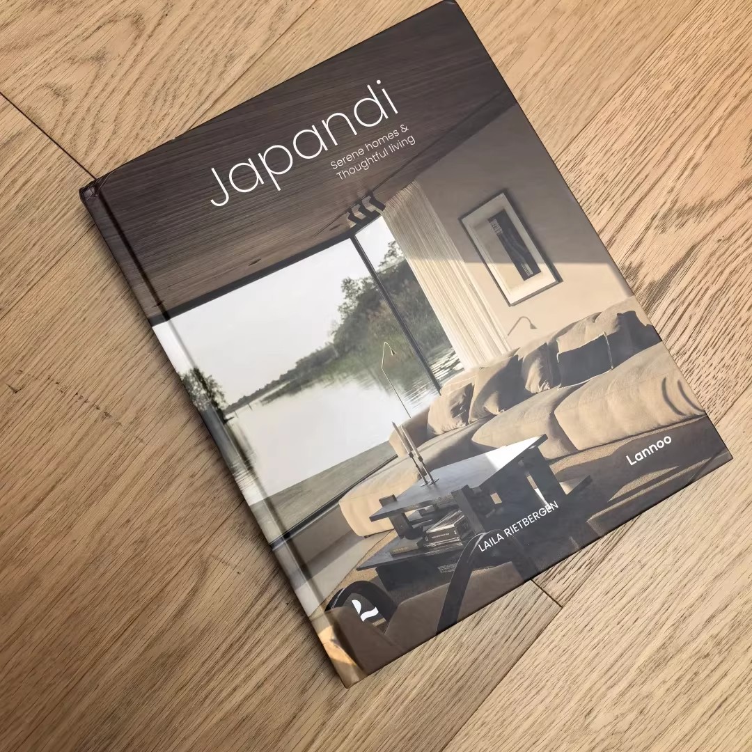 Serene Homes and Thoughtful Li - Interior Design Book avis et prix